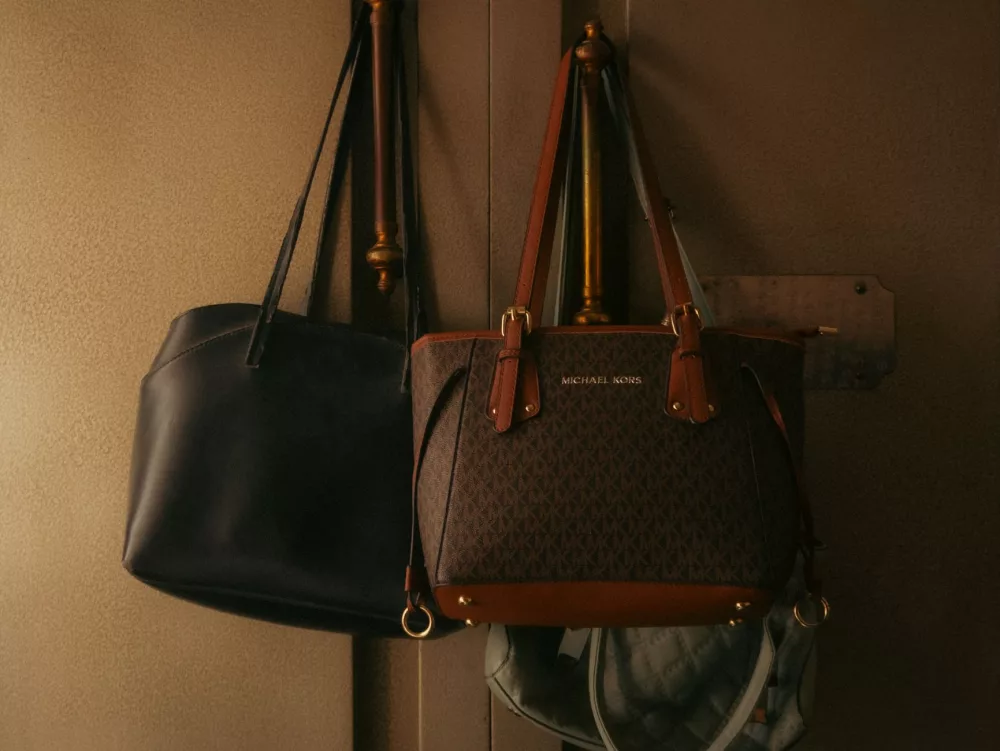Exploring the World of JenniBag: Where Style Meets Everyday Utility